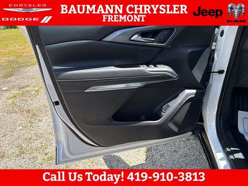 Used 2024 Chevrolet Traverse LT FWD image 10