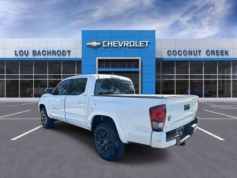 Used 2022 Toyota Tacoma SR5 w/ Technology Package RWD image 6