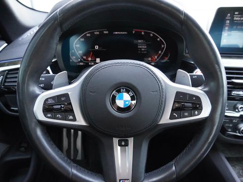Used 2020 BMW M550i xDrive AWD/4WD image 18