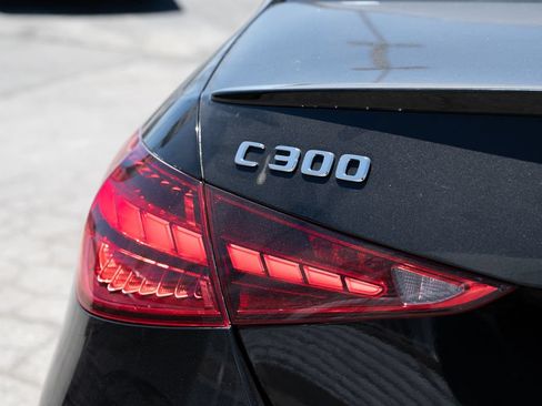 Used 2022 Mercedes-Benz C 300 4MATIC Sedan image 14