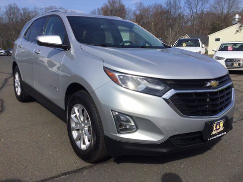 Used 2018 Chevrolet Equinox LT w/ Sun & Infotainment Package image 6