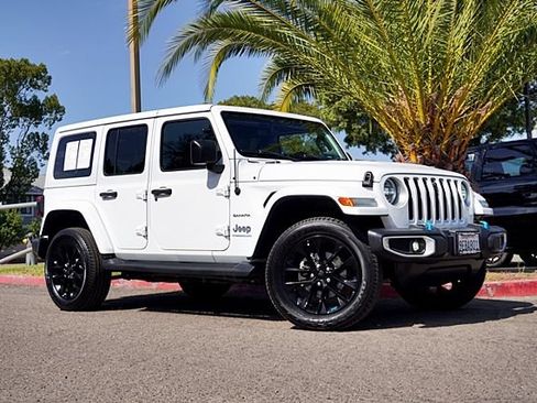 Used 2023 Jeep Wrangler Unlimited Sahara w/ Cold Weather Group AWD/4WD image 2