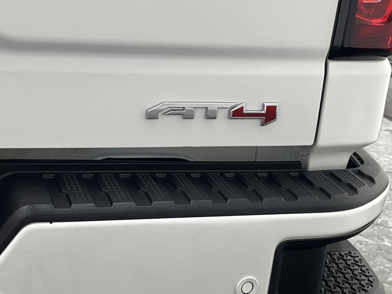 Certified 2025 GMC Sierra 1500 AT4 w/ Technology Package AWD/4WD image 40