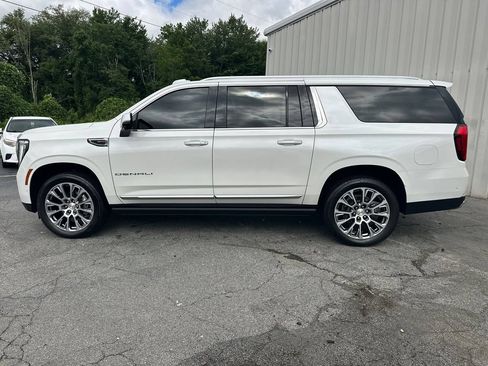 Used 2025 GMC Yukon XL Denali w/ Denali Reserve Package AWD/4WD image 9
