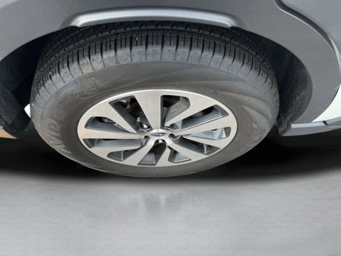 Used 2024 Subaru Outback Premium AWD/4WD image 29