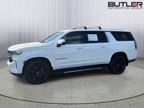 Used 2023 Chevrolet Suburban LS w/ Max Trailering Package AWD/4WD image 3