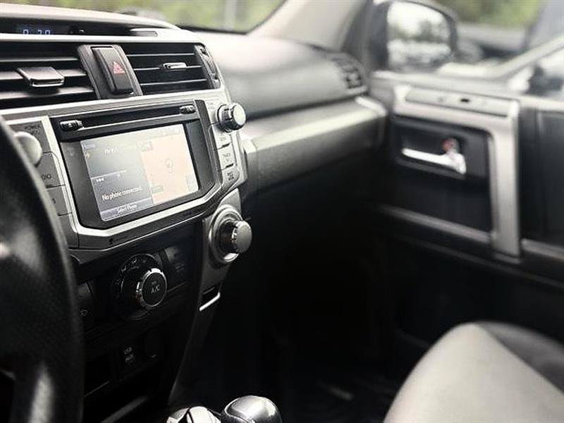 Used 2018 Toyota 4Runner SR5 Premium AWD/4WD image 30