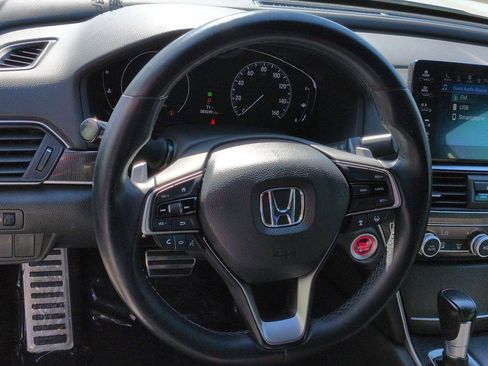 Used 2018 Honda Accord Sport image 10