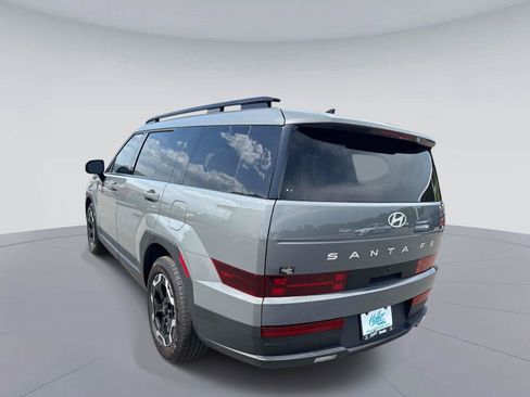 Used 2024 Hyundai Santa Fe SEL FWD image 6