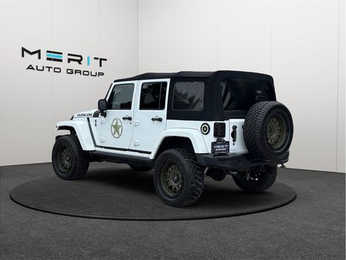 Used 2016 Jeep Wrangler Unlimited Rubicon AWD/4WD image 7