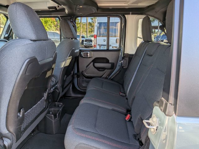 Certified 2026 Jeep Wrangler Unlimited Rubicon AWD/4WD image 16