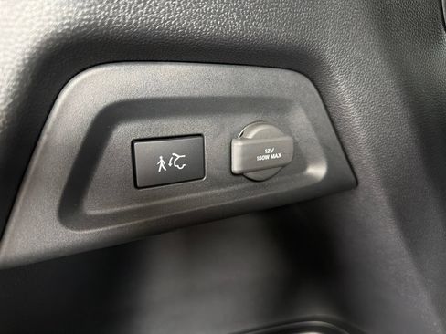 Used 2025 Honda Pilot Touring image 12