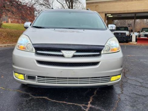 Used 2005 Toyota Sienna XLE Limited image 9