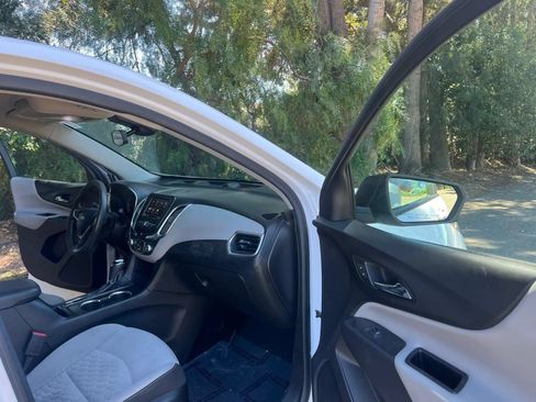 Used 2020 Chevrolet Equinox LS w/ LS Convenience Package AWD/4WD image 15