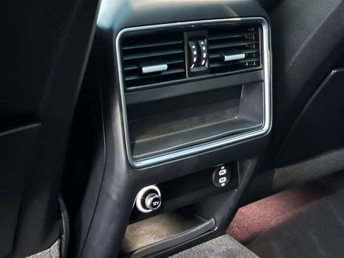 Used 2020 Porsche Cayenne S w/ Premium Package image 47