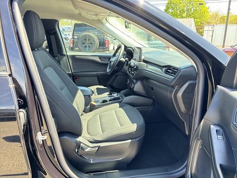 Used 2025 Ford Escape Active w/ Cold Weather Package FWD image 9