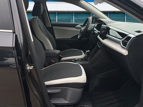 New 2026 Volkswagen Taos SE AWD/4WD image 11
