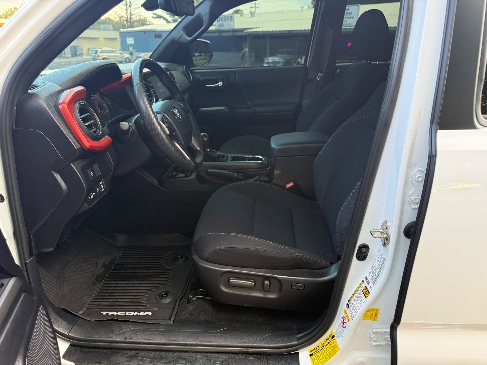 Used 2020 Toyota Tacoma TRD Off-Road AWD/4WD image 2