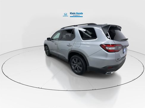 Certified 2023 Honda Pilot Sport image 8