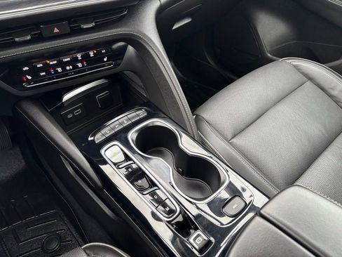 Used 2021 Buick Envision Essence w/ Sport Touring Package image 25