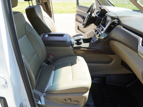Used 2019 Chevrolet Suburban LT AWD/4WD image 15