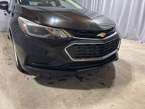 Used 2016 Chevrolet Cruze LT FWD image 11