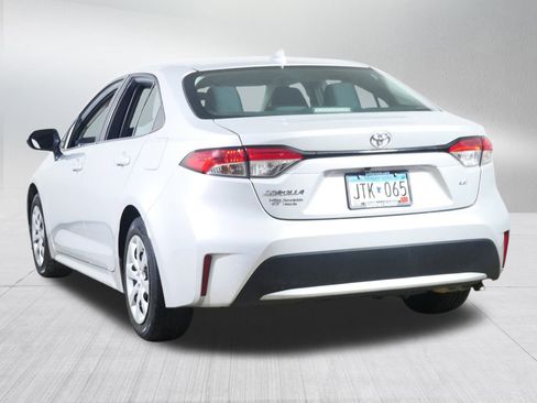 Used 2021 Toyota Corolla LE image 5