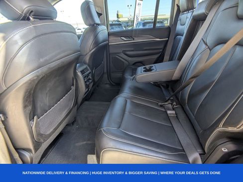 Used 2023 Jeep Grand Cherokee Limited image 15