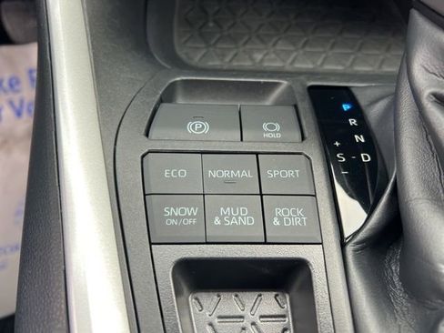 Used 2023 Toyota RAV4 XLE Premium image 21