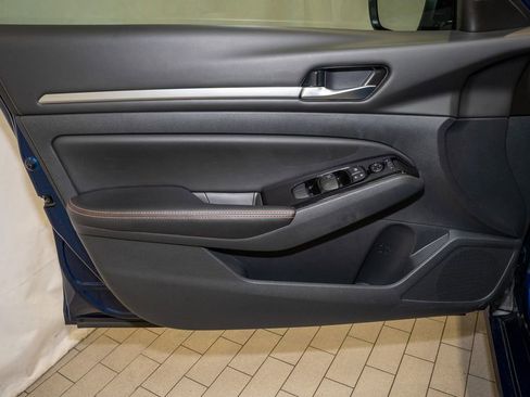 Certified 2024 Nissan Altima 2.5 SR image 11