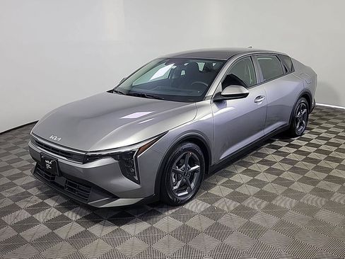 Certified 2025 Kia K4 FWD image 12