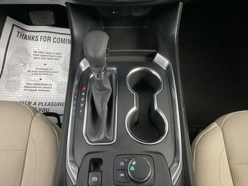 Certified 2022 Chevrolet Traverse LS FWD image 19