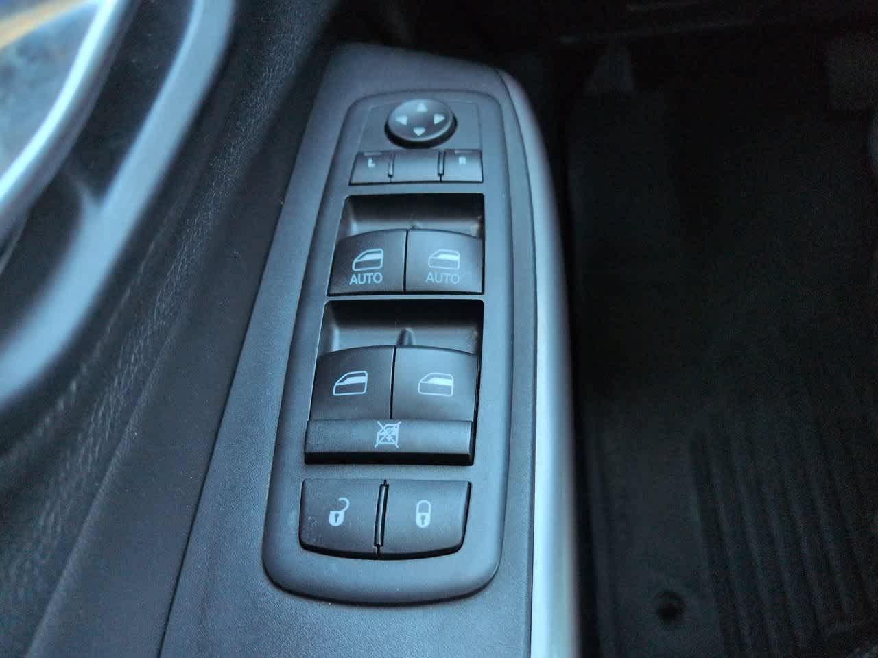 Used 2021 Jeep Cherokee Limited w/ Mopar Interior Package AWD/4WD image 23