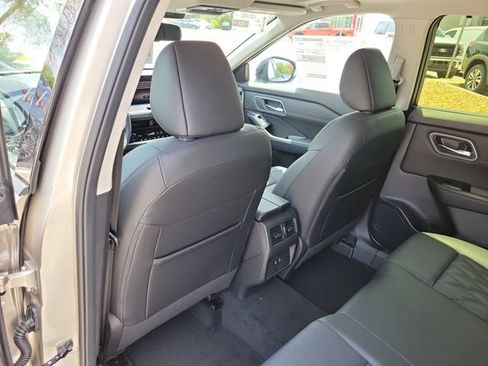 Certified 2026 Nissan Rogue Platinum AWD/4WD image 12
