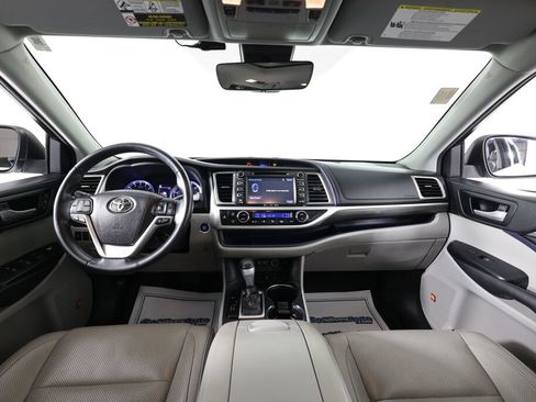 Used 2018 Toyota Highlander Limited AWD/4WD image 28