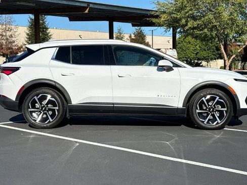 New 2026 Chevrolet Equinox EV LT image 6