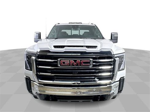 Used 2025 GMC Sierra 2500 SLT w/ SLT Premium Package image 3