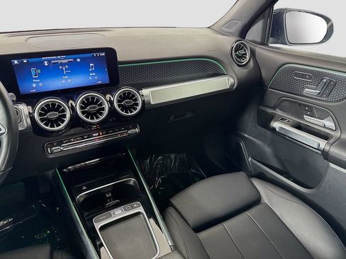 Used 2025 Mercedes-Benz GLB 250 4MATIC w/ Winter Package image 22