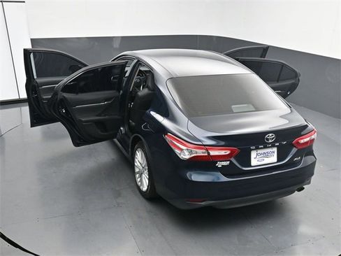 Used 2018 Toyota Camry L image 33