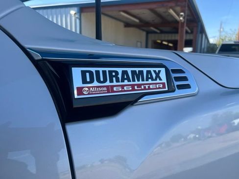 Used 2025 GMC Sierra 2500 Denali w/ Denali Reserve Package AWD/4WD image 4