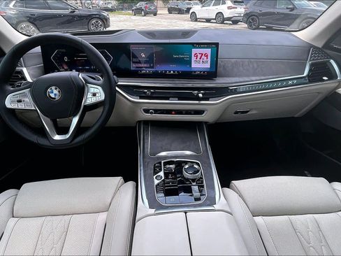 Used 2026 BMW X7 xDrive40i AWD/4WD image 14