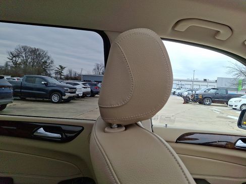 Used 2019 Mercedes-Benz GLS 450 4MATIC image 13