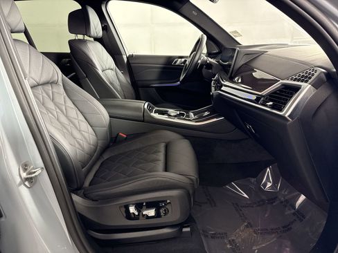 Used 2026 BMW X5 M60i image 27