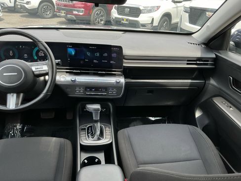 Used 2025 Hyundai Kona SEL FWD image 16