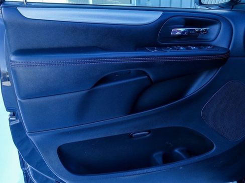 Used 2019 Dodge Grand Caravan GT image 19