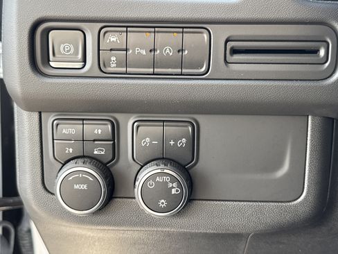 Used 2023 Chevrolet Tahoe LS AWD/4WD image 18