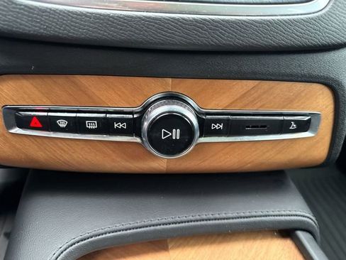 Used 2023 Volvo XC90 B6 Plus w/ Protection Package image 15