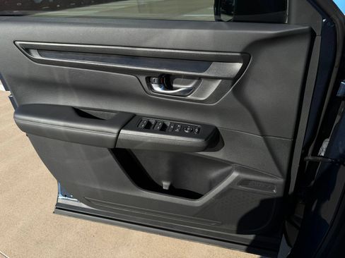 Certified 2025 Honda CR-V LX image 24
