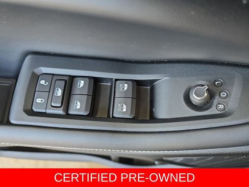 Used 2025 Jeep Grand Cherokee L Altitude AWD/4WD image 30