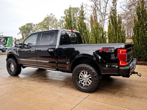 Used 2022 Ford F250 Limited image 7